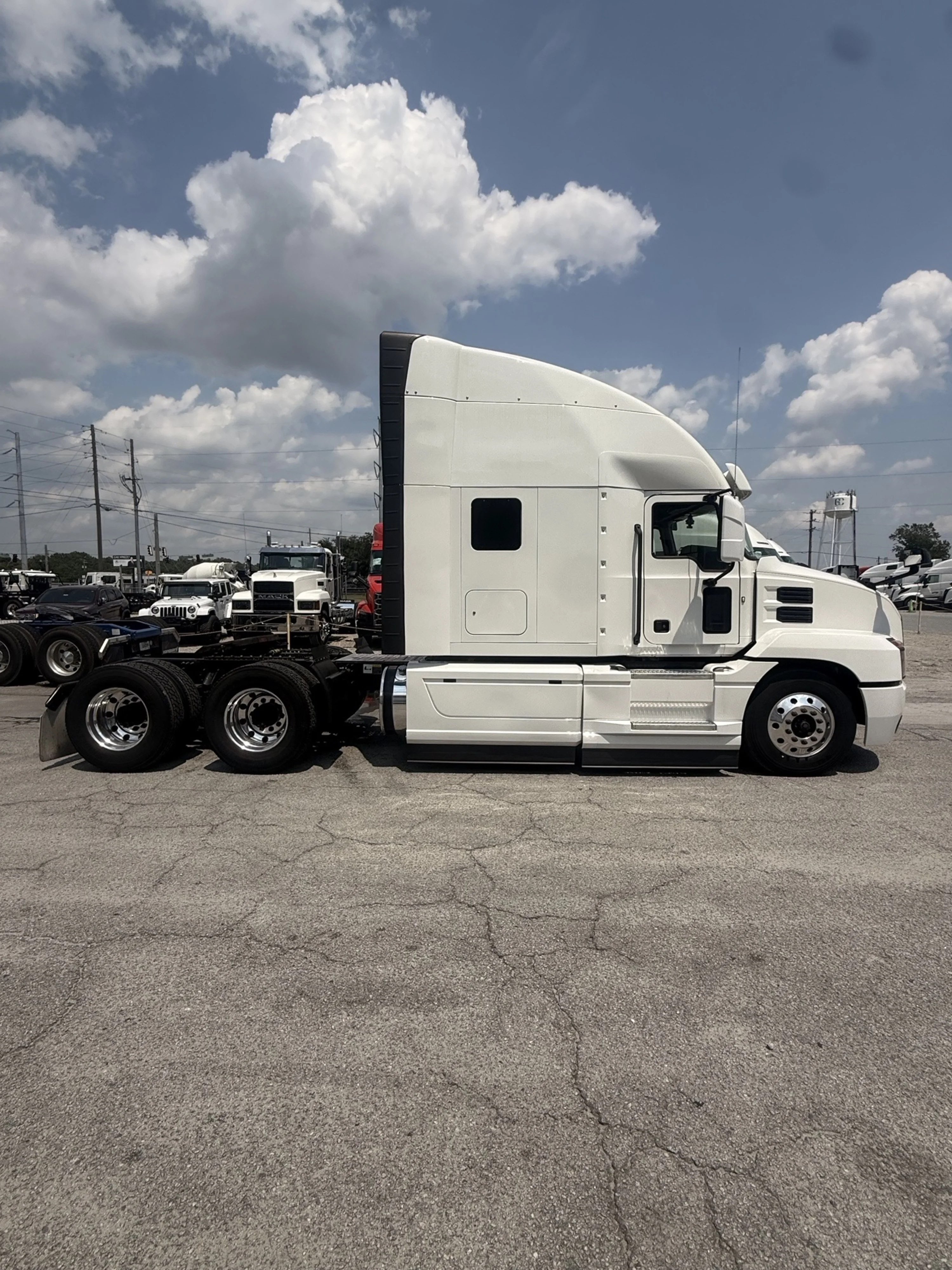 2020 Mack Anthem in Savannah, GA — photo 4