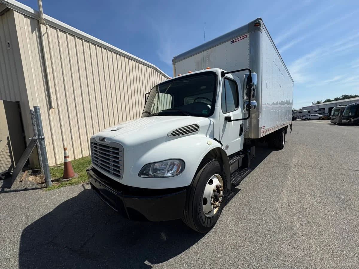 2019 Freightliner M2 106