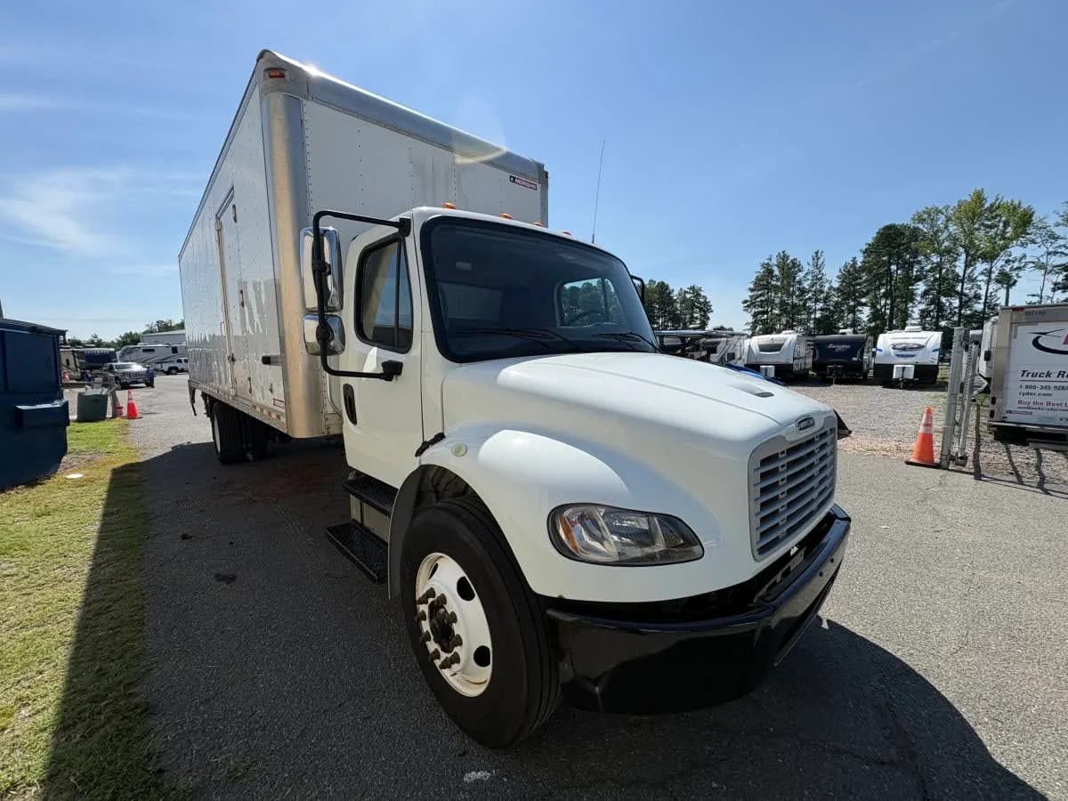 2019 Freightliner M2 106 in Ashland, VA — photo 3