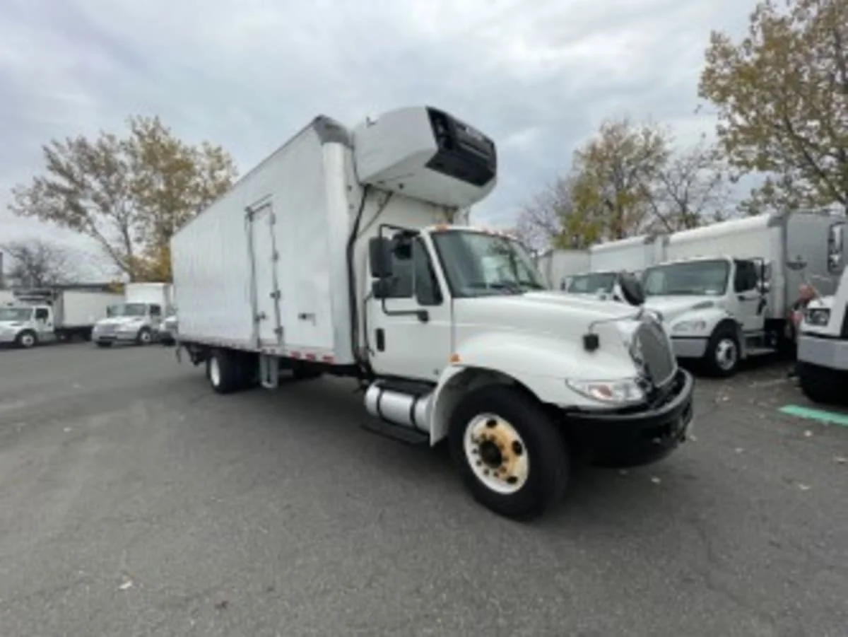 2019 International 4300 in Newark, NJ — photo 3
