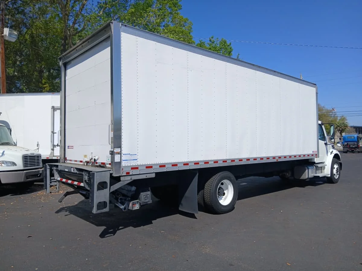 2022 Freightliner M2 106 in Jacksonville, FL — photo 4
