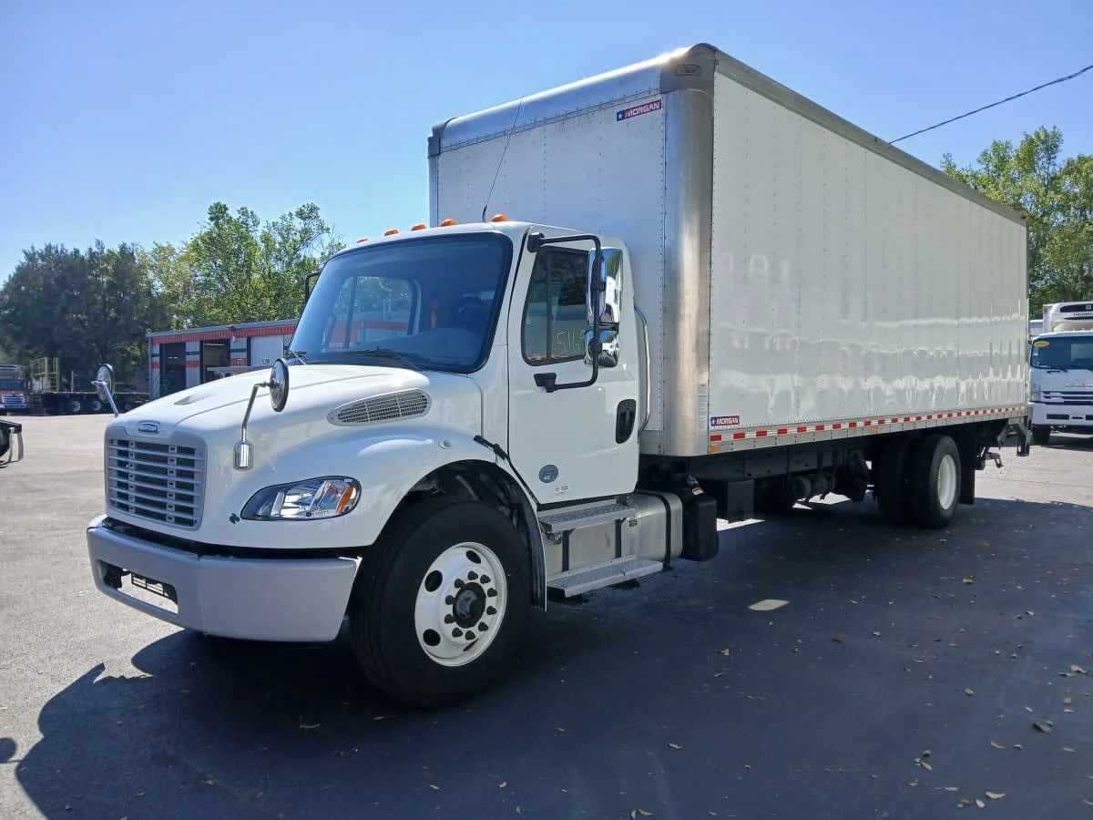 2022 Freightliner M2 106 in Jacksonville, FL — photo 2
