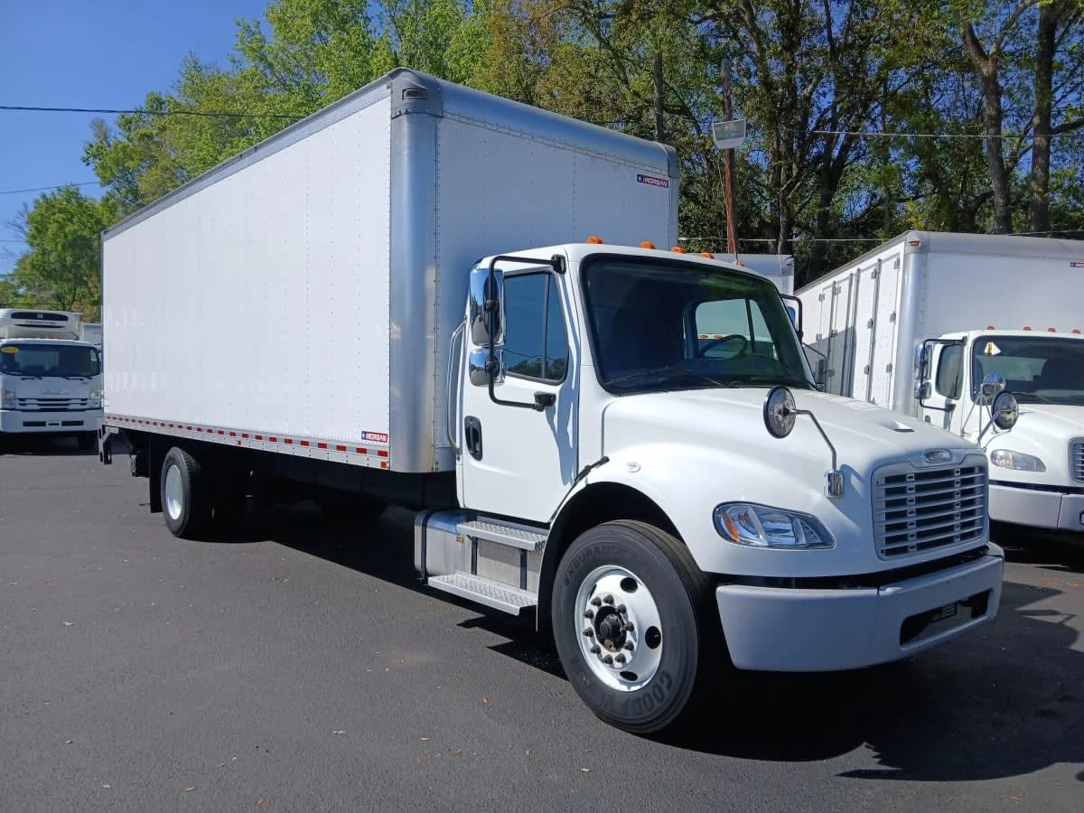 2022 Freightliner M2 106 in Jacksonville, FL — photo 3