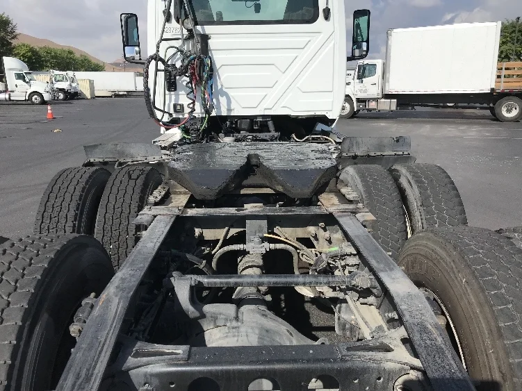 2019 International LT in Fontana, CA — photo 6