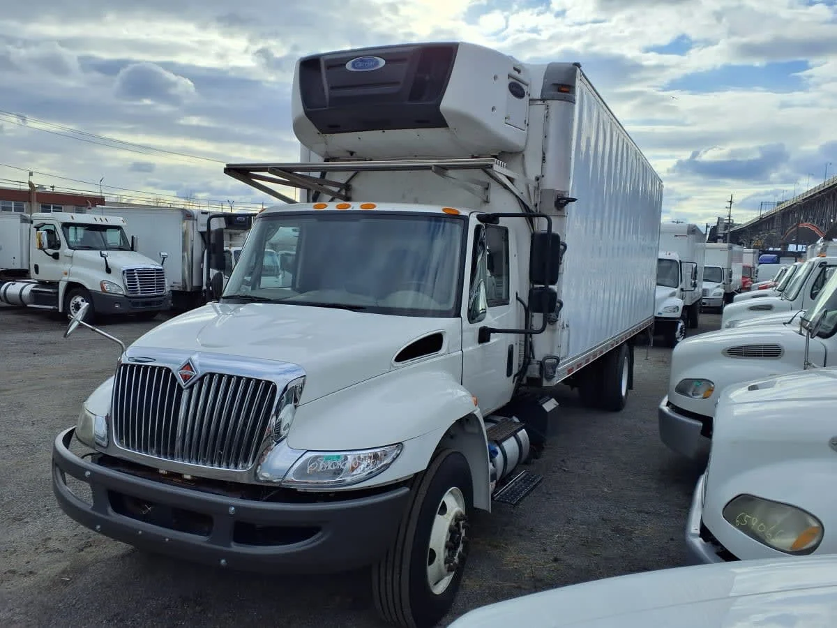 2018 International 4300 in Kearny, NJ — photo 3