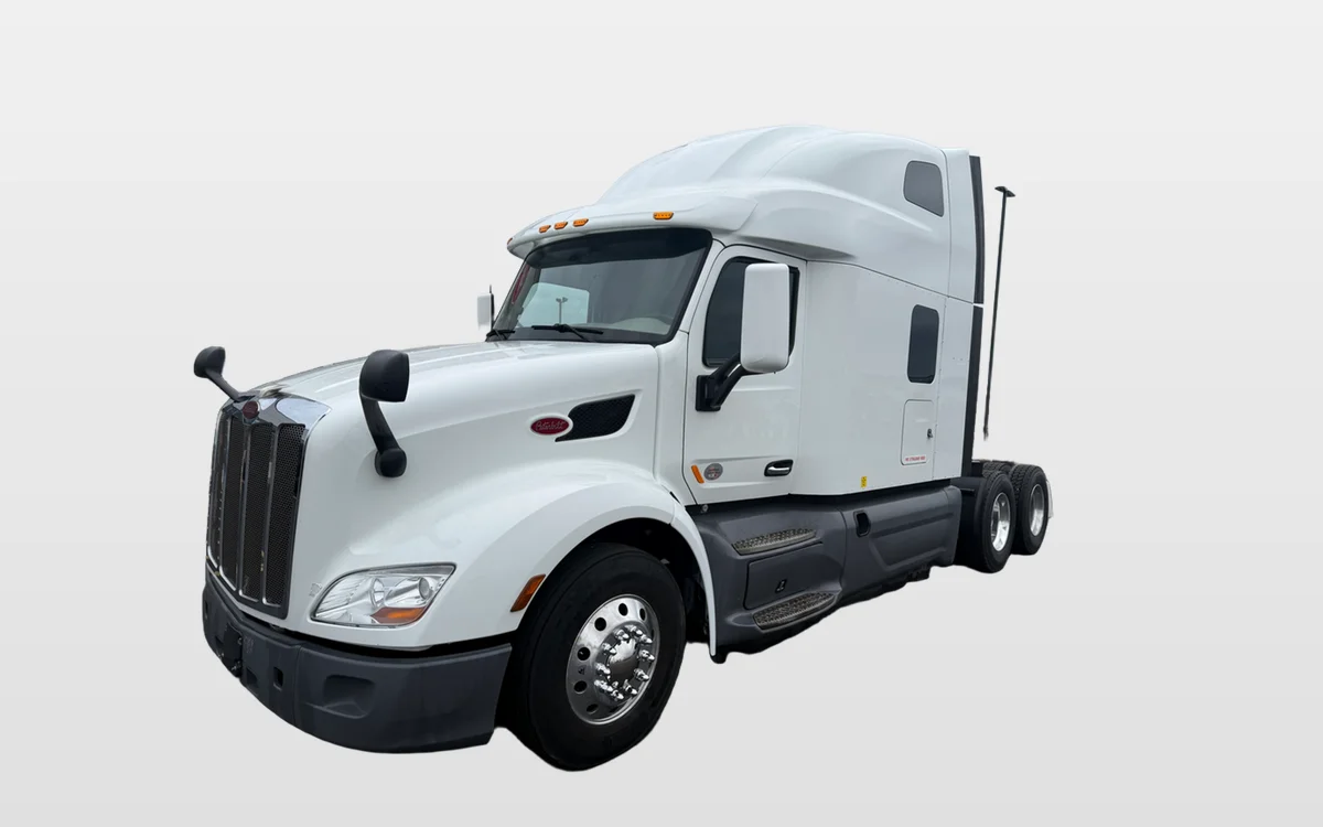 2021 PETERBILT 579 - image 1