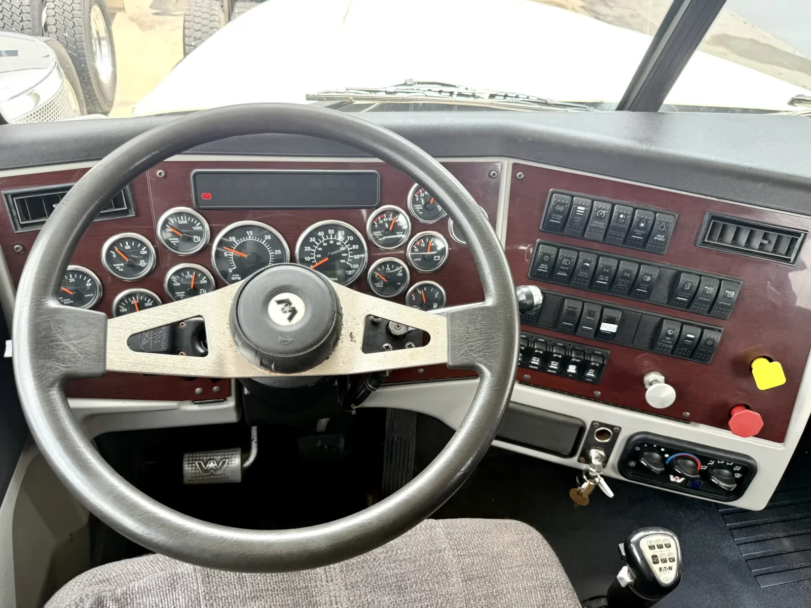 2015 Western Star 4900 in New Lenox, IL — photo 16