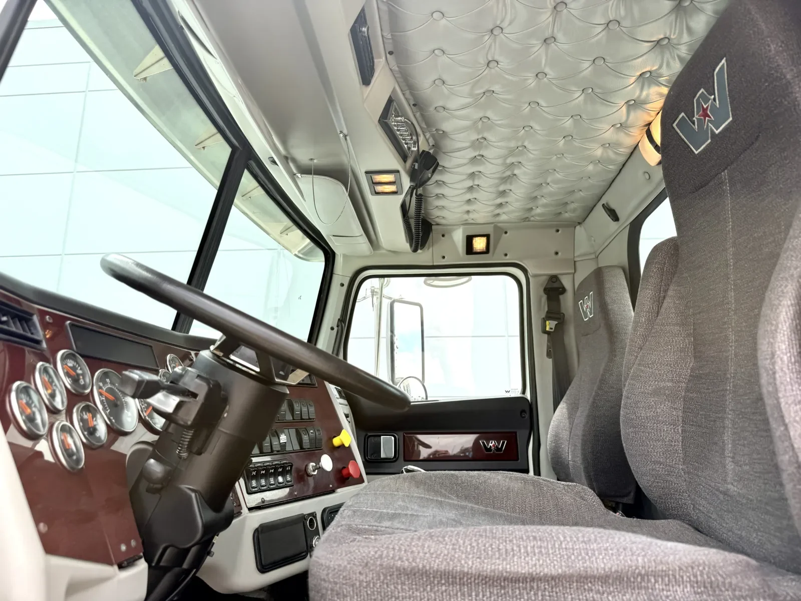 2015 Western Star 4900 in New Lenox, IL — photo 14