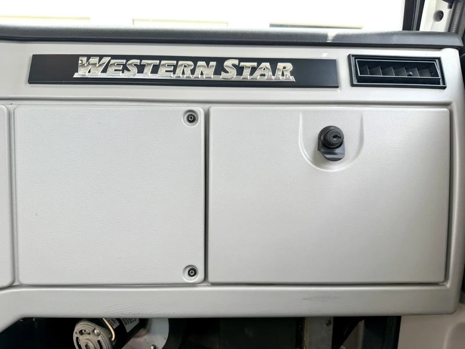 2015 Western Star 4900 in New Lenox, IL — photo 19