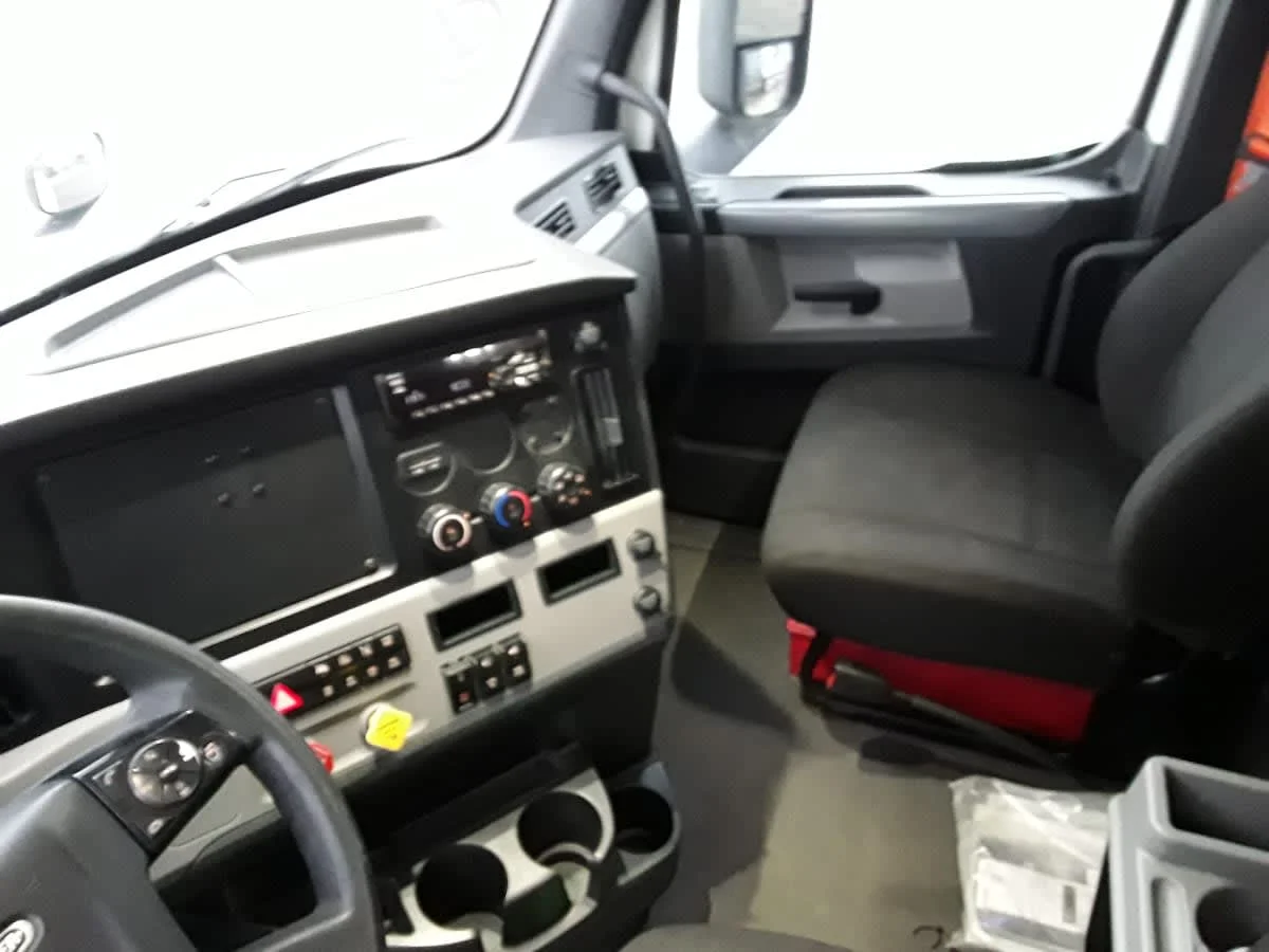 2022 Freightliner Cascadia in Hilliard, OH — photo 7