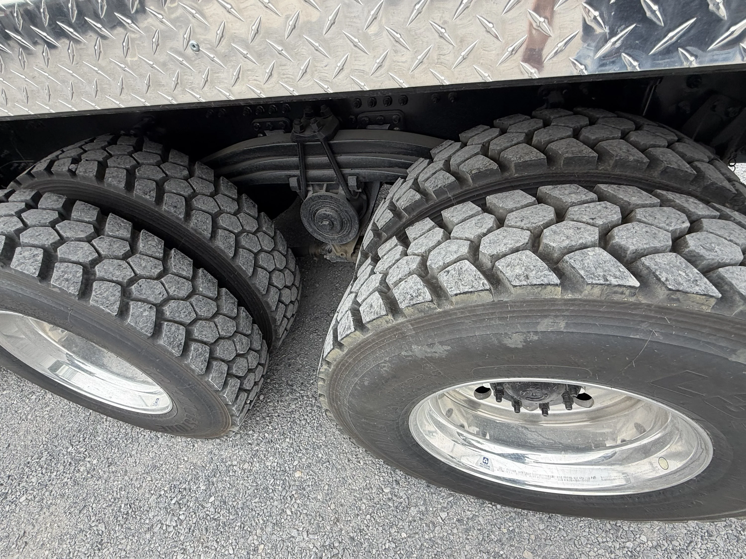 2025 Volvo VNR 660 in Roanoke, VA — photo 11