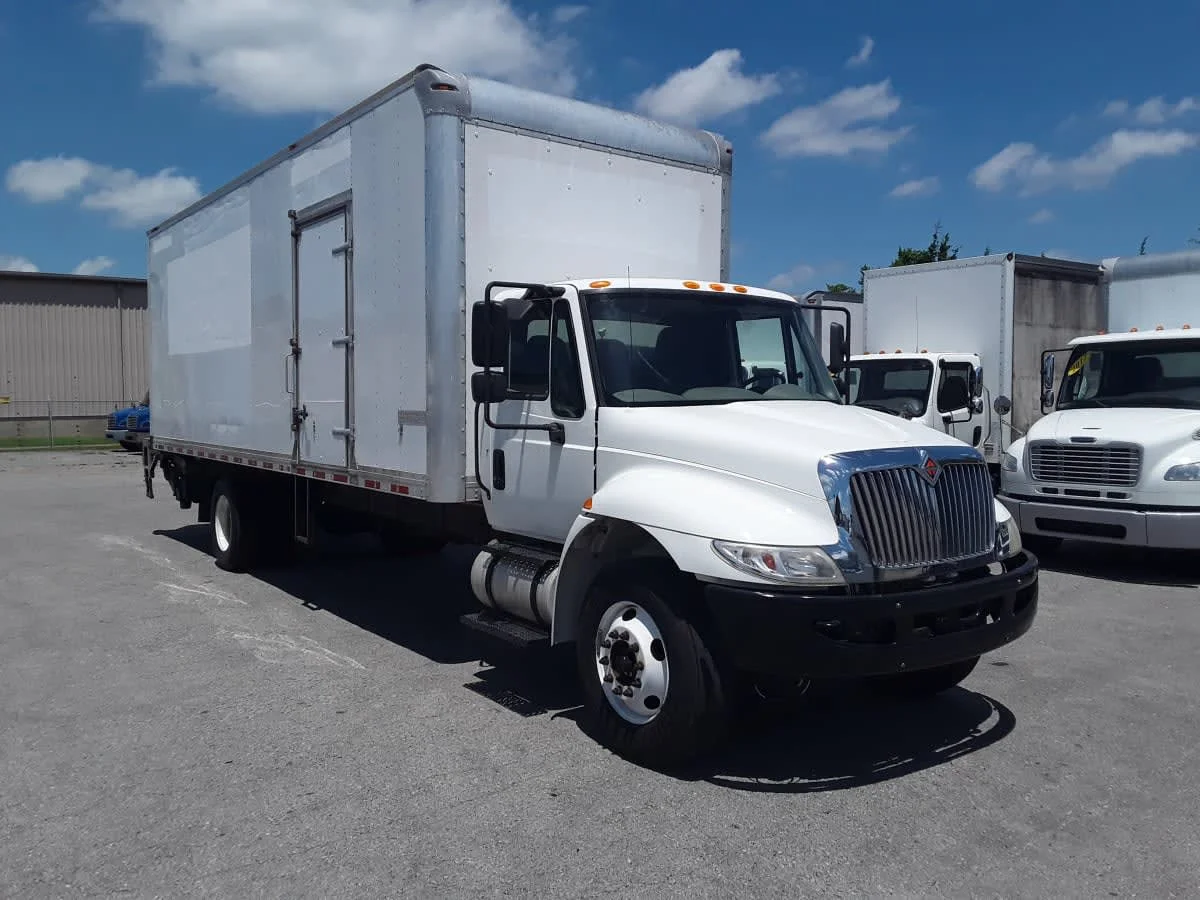 2019 International 4300 in La Vergne, TN — photo 3