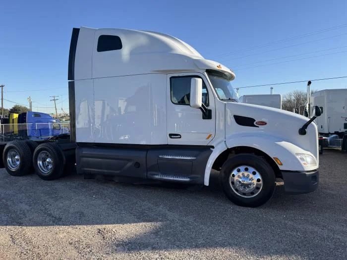 2021 Peterbilt 579 - image 43