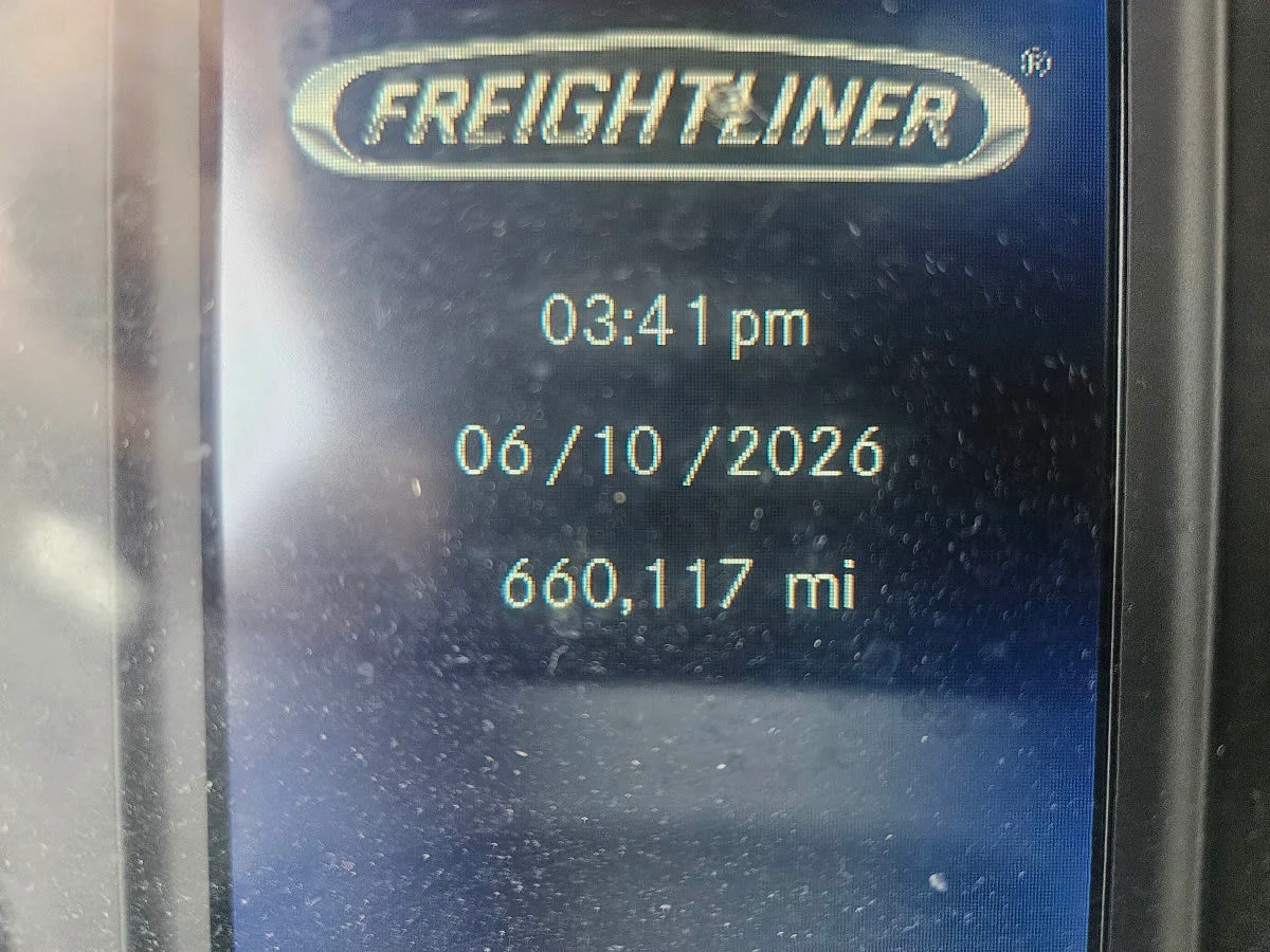 2022 Freightliner Cascadia in Orlando, FL — photo 10