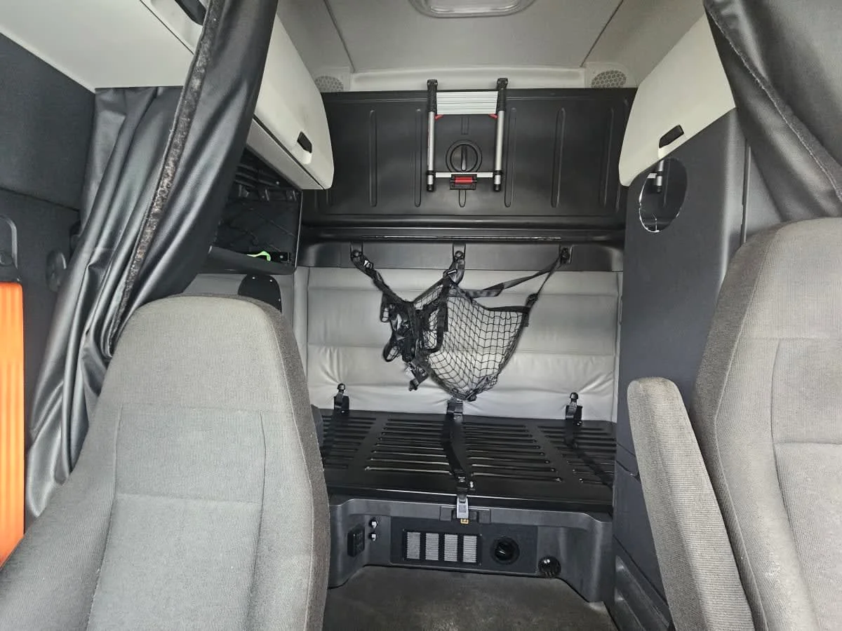 2022 Freightliner Cascadia in Orlando, FL — photo 8