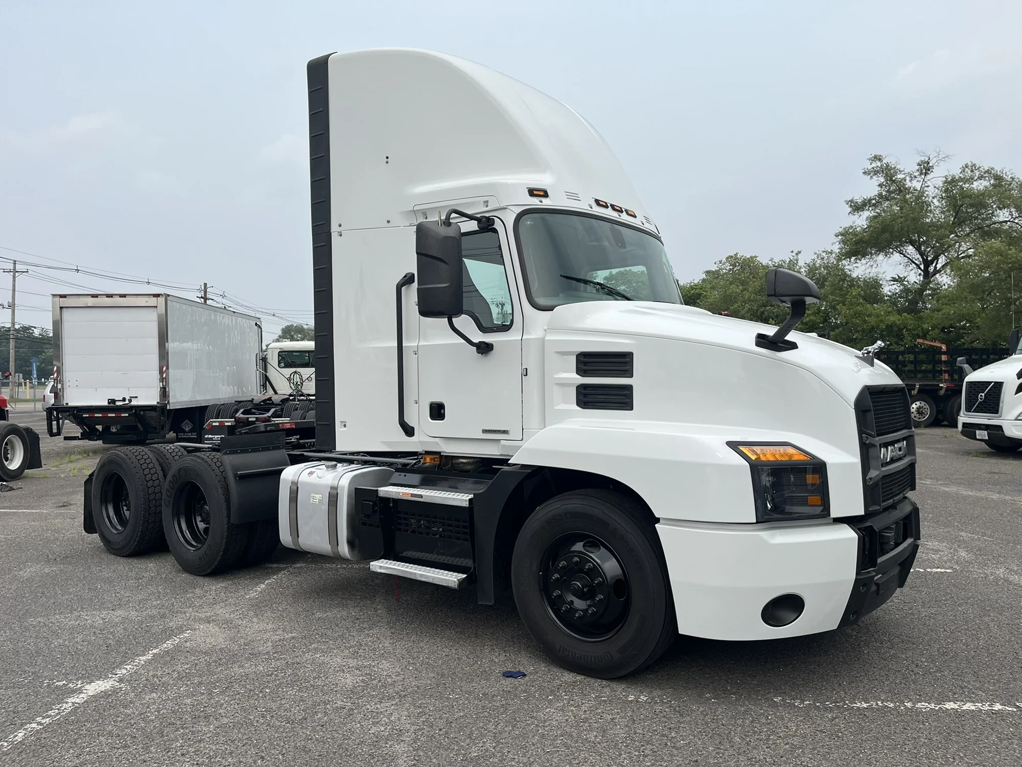 2023 Mack Anthem in Ephrata, PA — photo 3