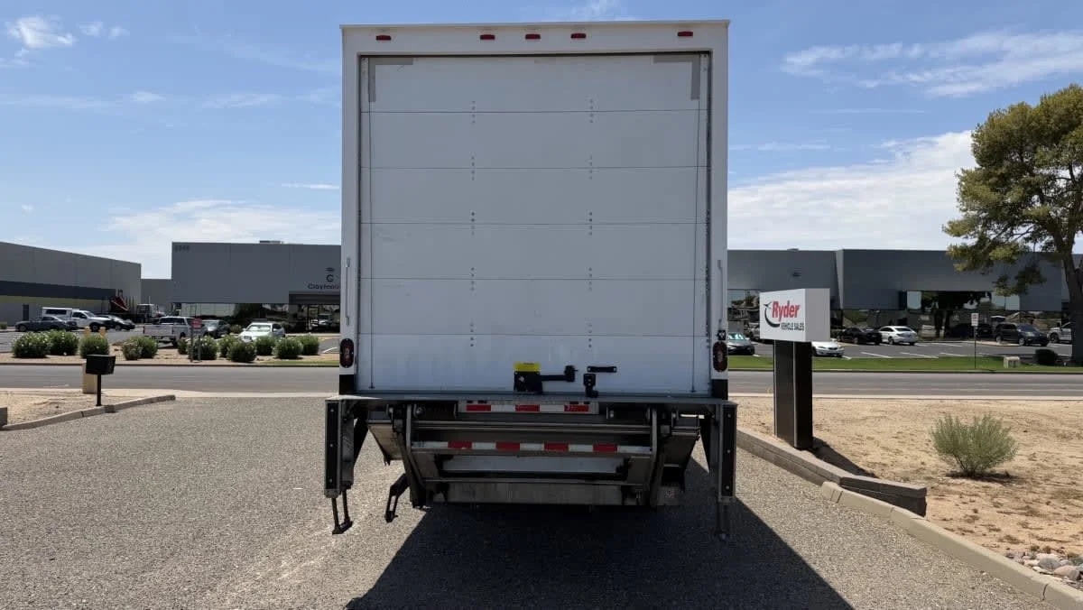 2019 International 4300 in Phoenix, AZ — photo 5