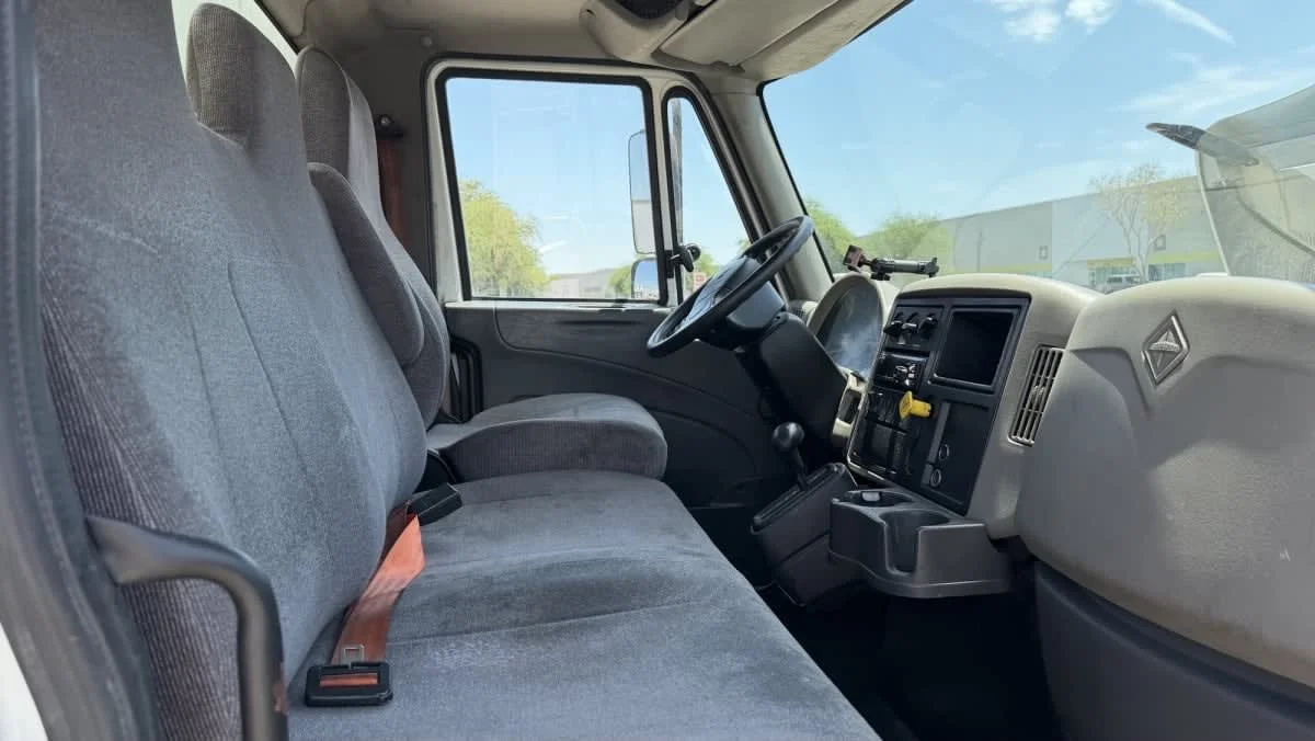 2019 International 4300 in Phoenix, AZ — photo 12