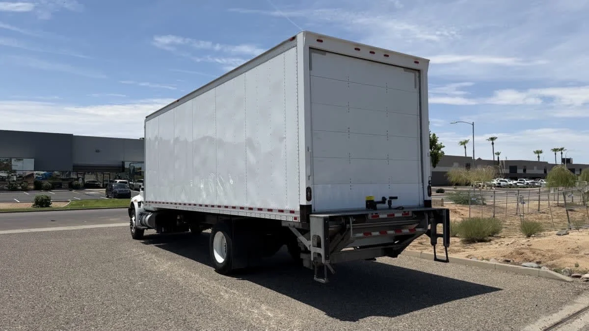 2019 International 4300 in Phoenix, AZ — photo 6