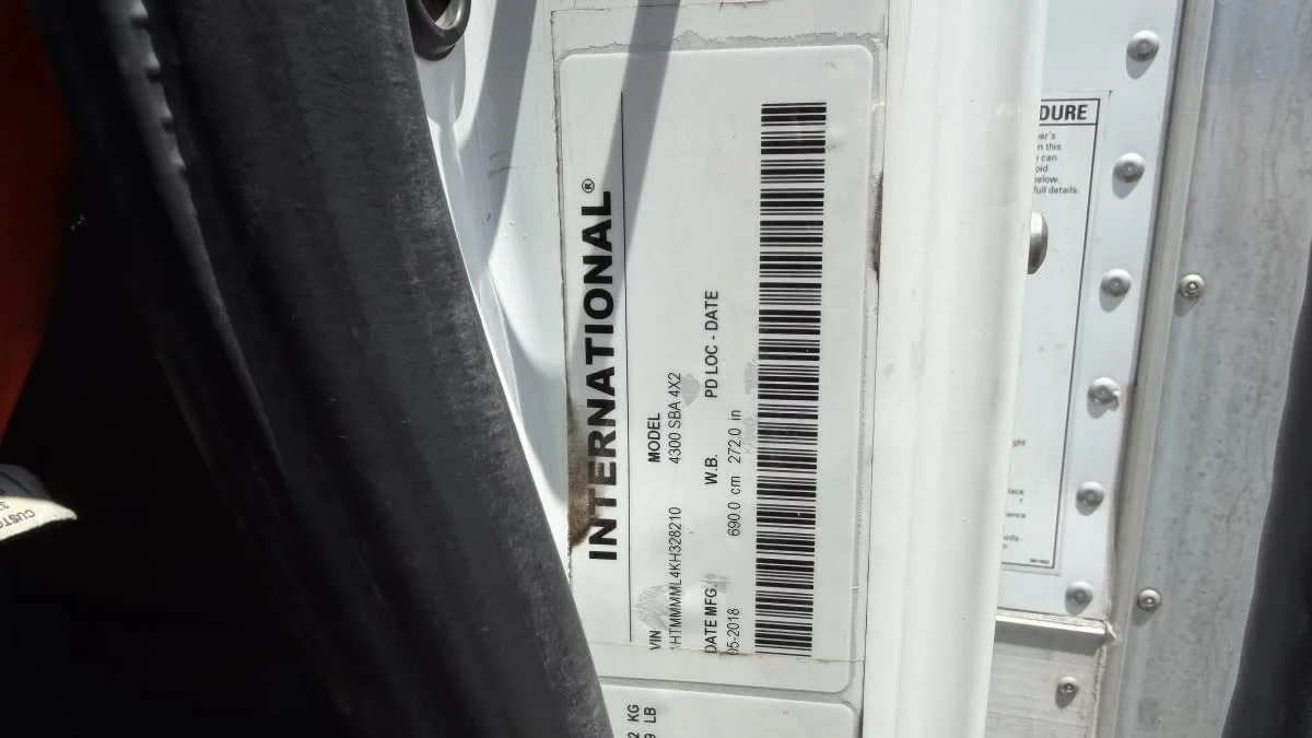2019 International 4300 in Phoenix, AZ — photo 15