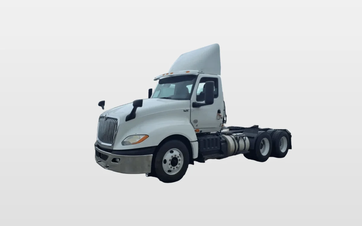 2019 International LT - image 1