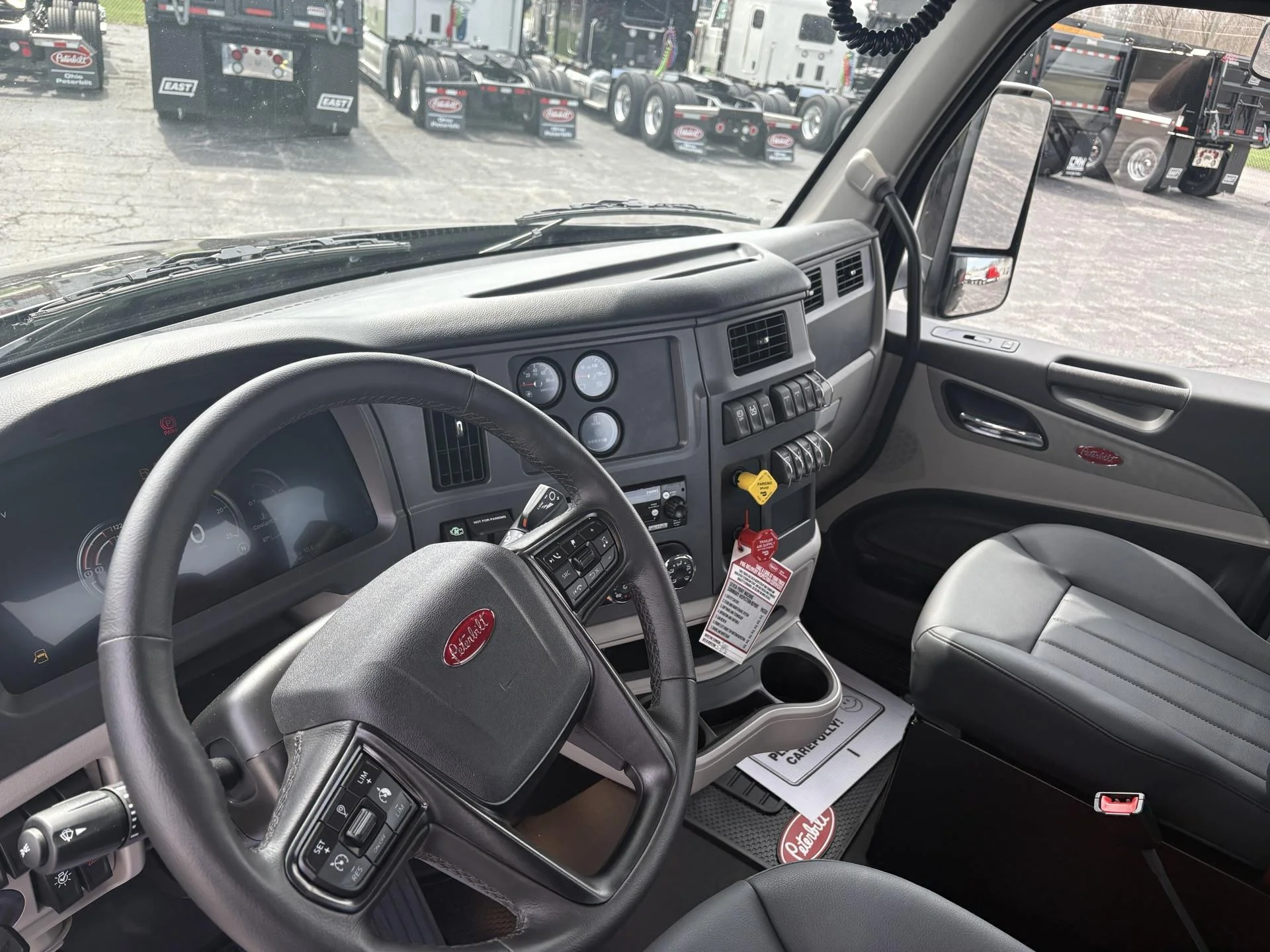 2027 Peterbilt 579 in Findlay, OH — photo 10
