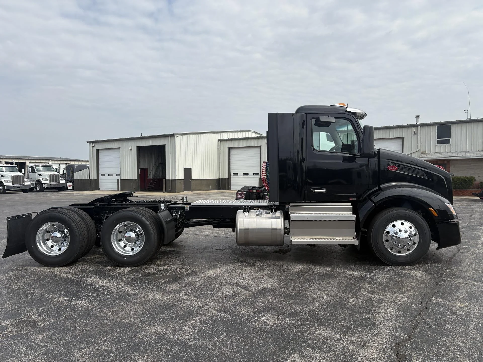 2027 Peterbilt 579 in Findlay, OH — photo 7