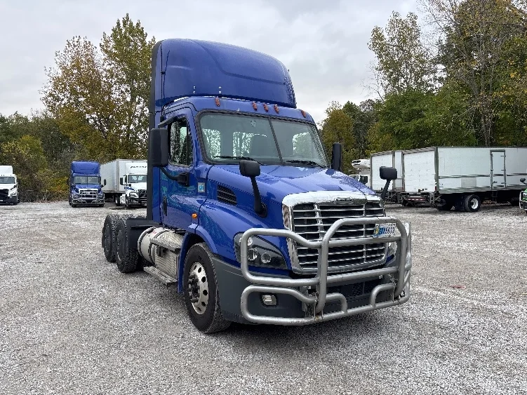 2020 Freightliner Cascadia in Cincinnati, OH