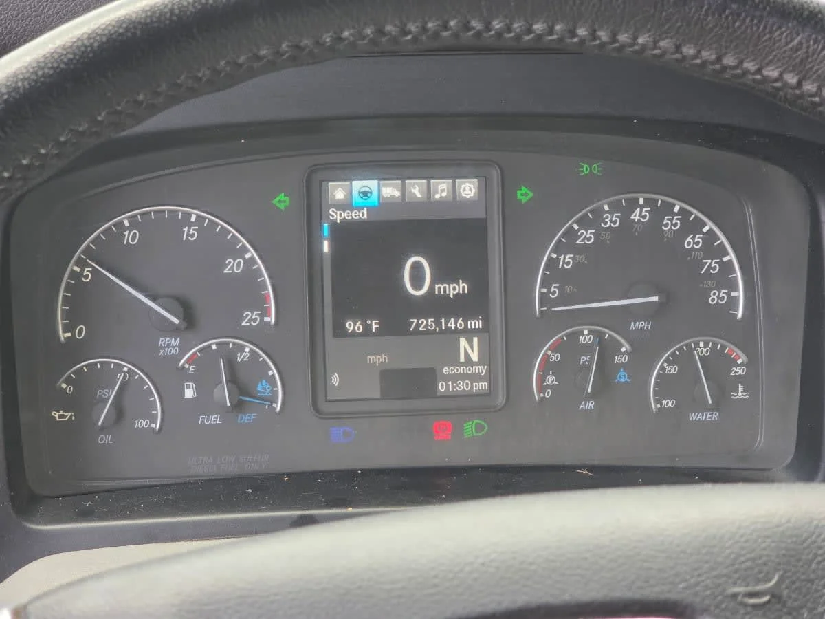 2023 Freightliner Cascadia in Bensalem, PA — photo 12
