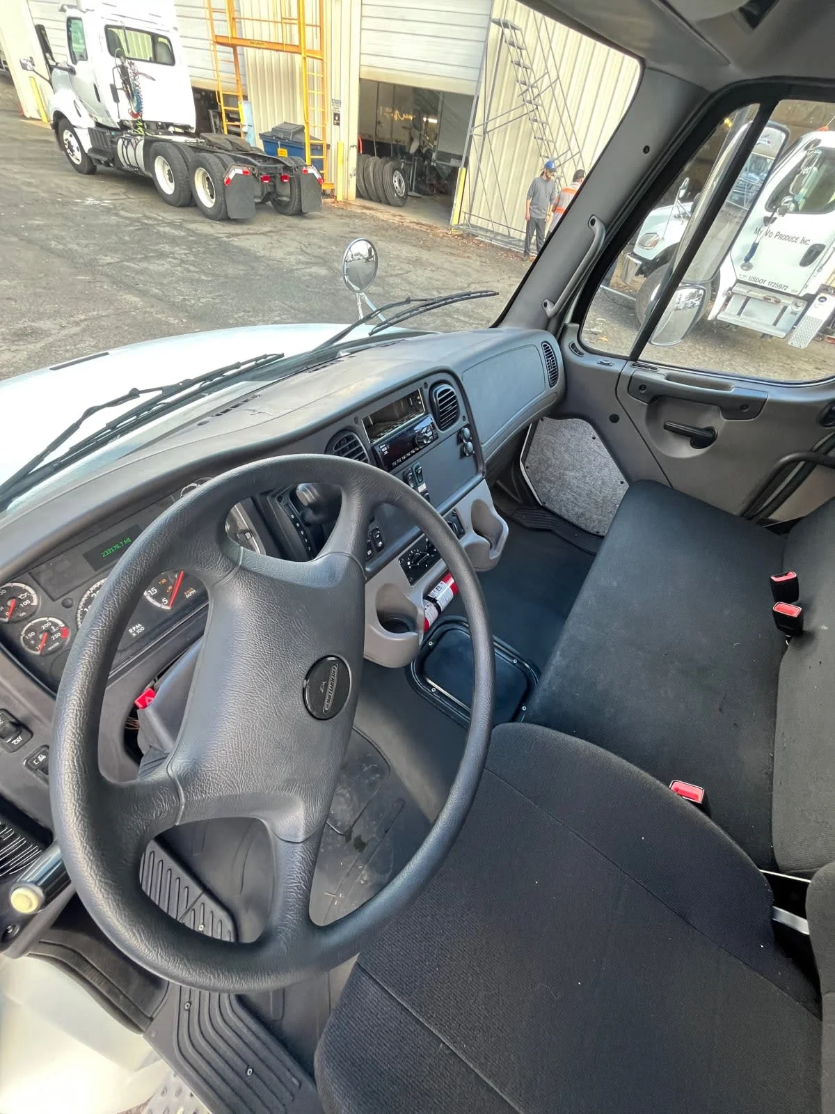 2020 Freightliner M2 106 in Ashland, VA — photo 8