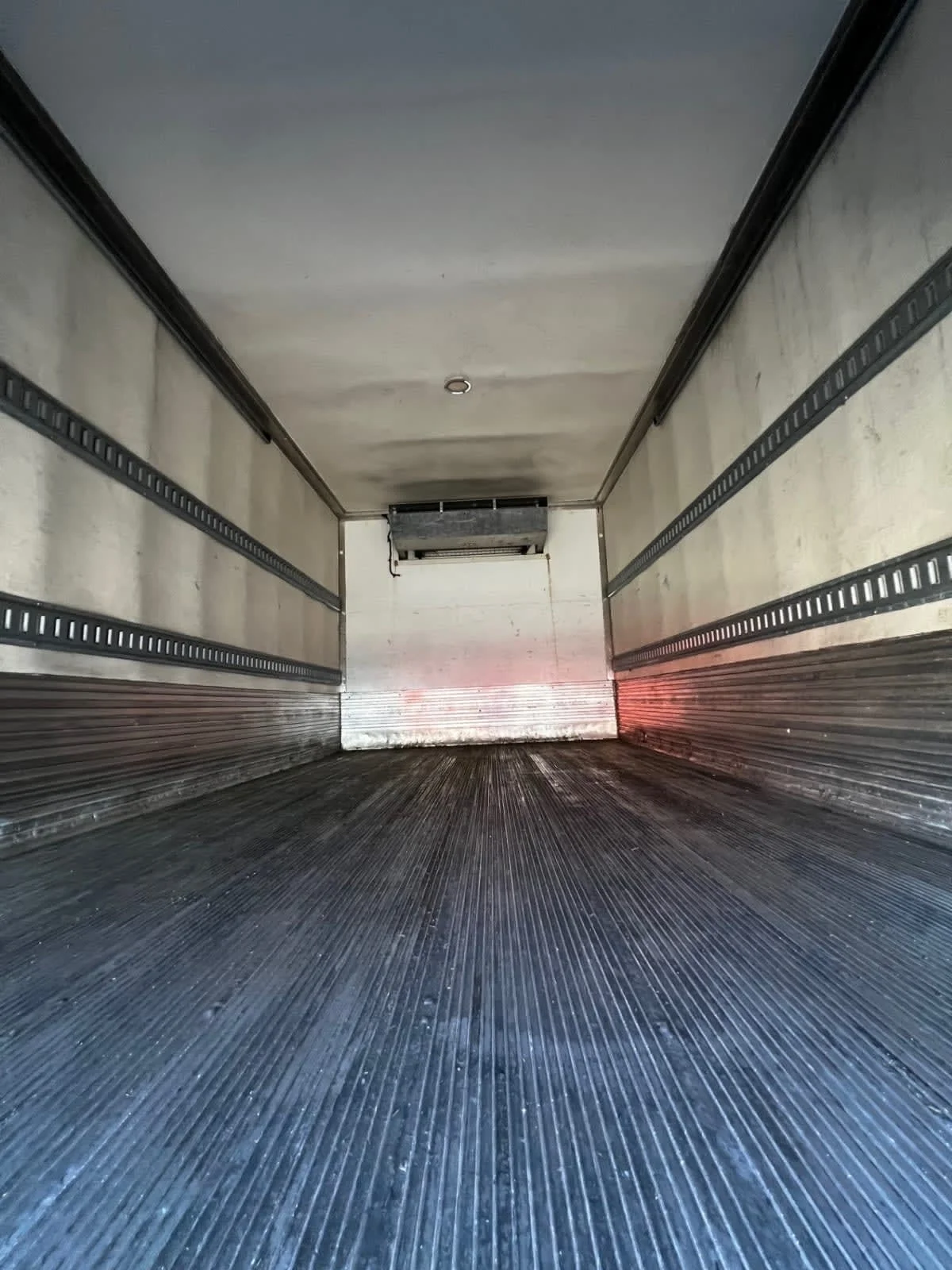 2019 Isuzu NPR - image 9