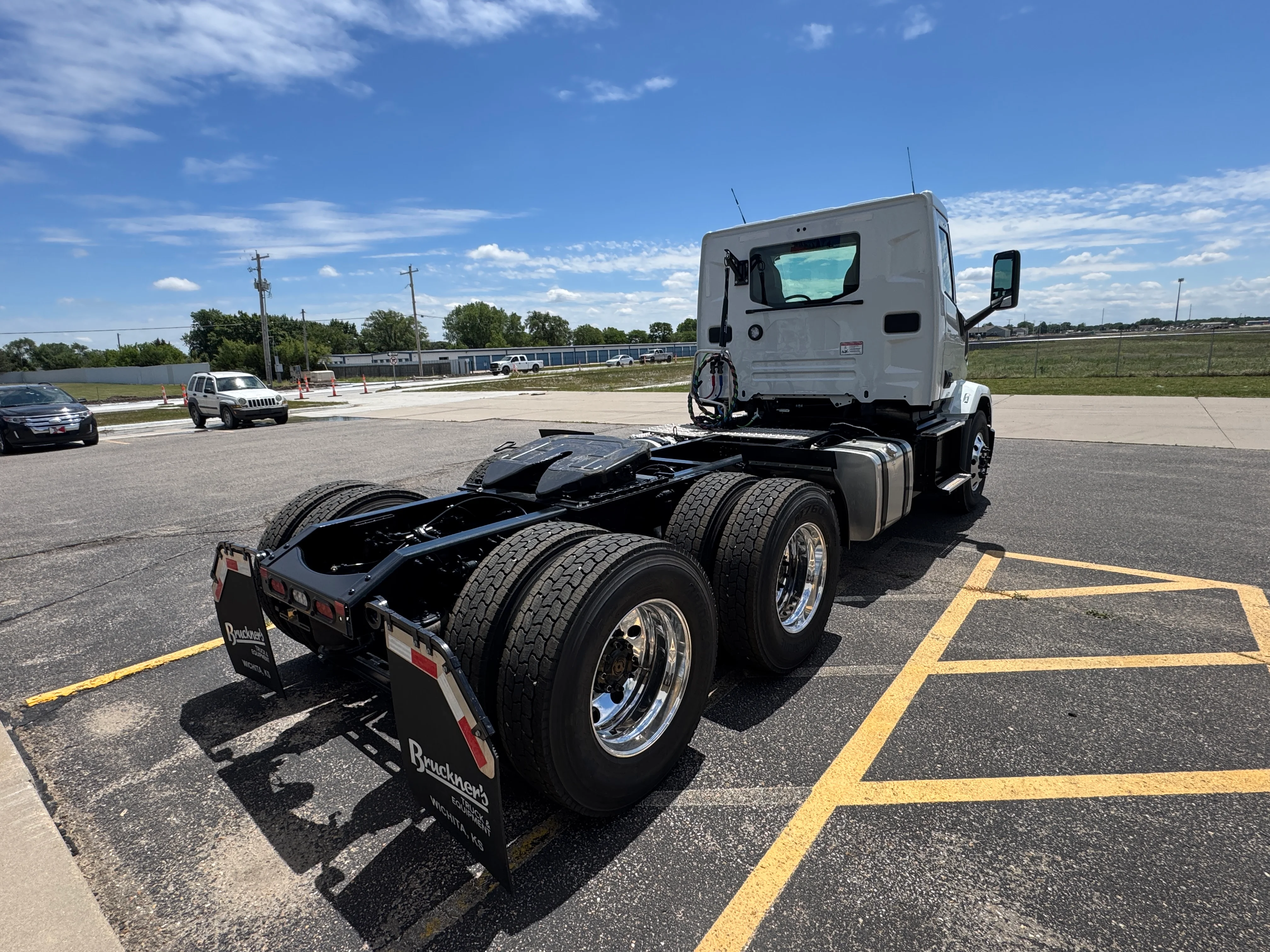 2027 Mack Anthem in Wichita, KS — photo 8