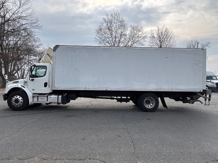 2021 Freightliner M2 106 - image 4