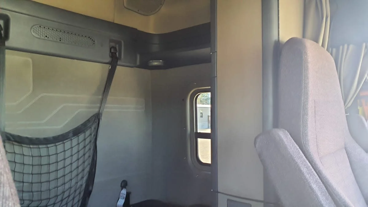 2020 Freightliner Cascadia in Birmingham, AL — photo 11