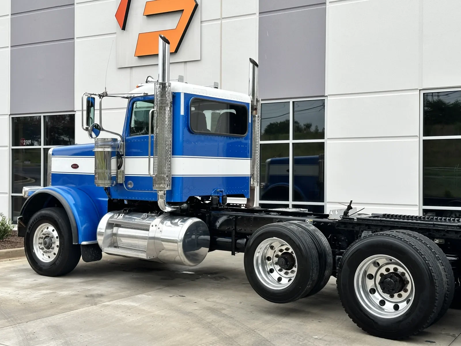 2019 Peterbilt 389 in Greer, SC — photo 8