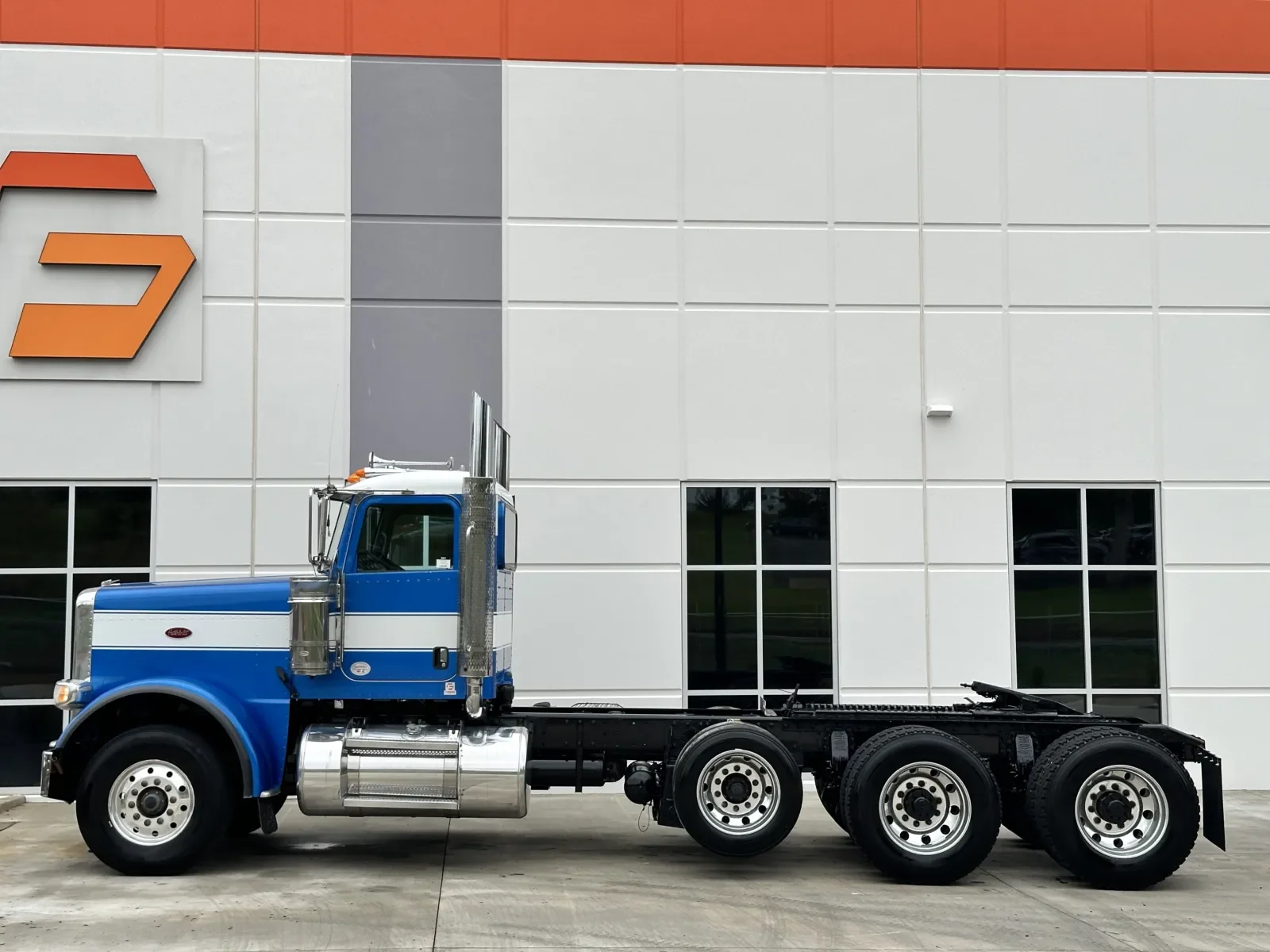 2019 Peterbilt 389 in Greer, SC — photo 4