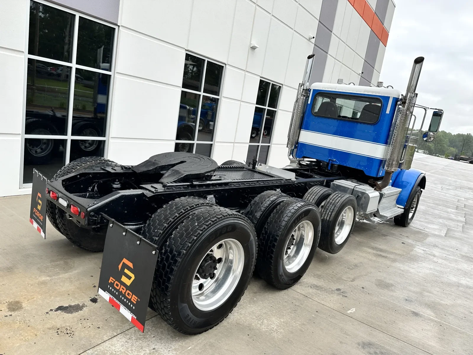 2019 Peterbilt 389 in Greer, SC — photo 11
