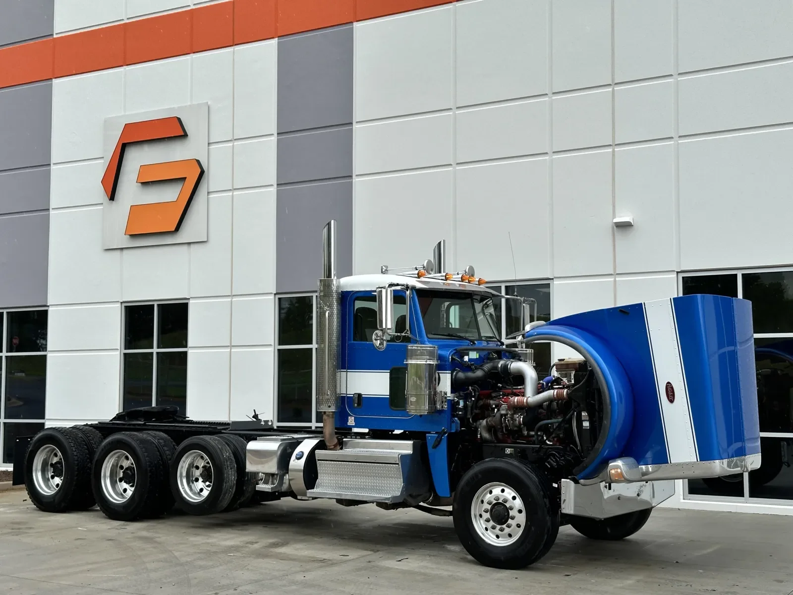 2019 Peterbilt 389 in Greer, SC — photo 9