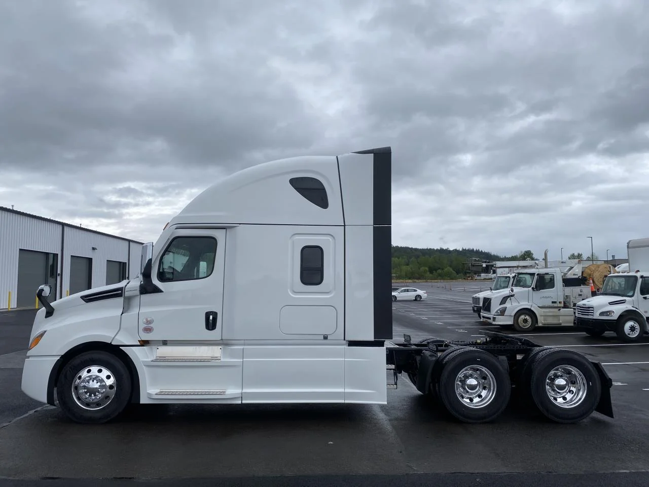 2027 Freightliner Cascadia - image 4