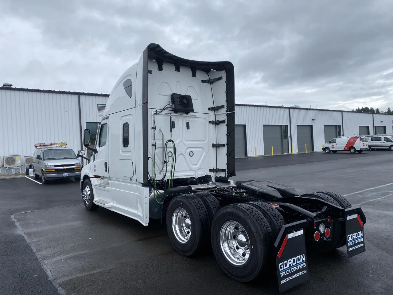 2027 Freightliner Cascadia - image 5