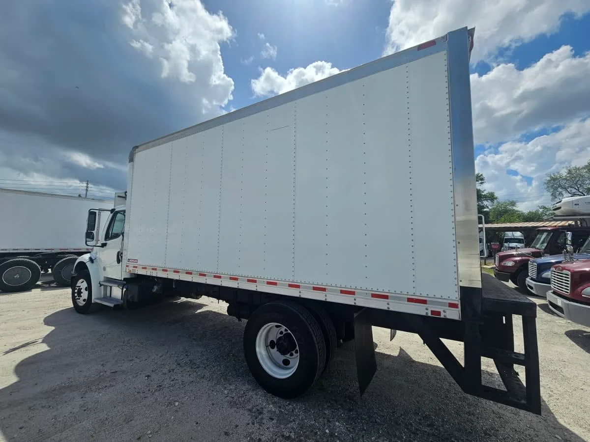 2022 Freightliner M2 106 in Orlando, FL — photo 6