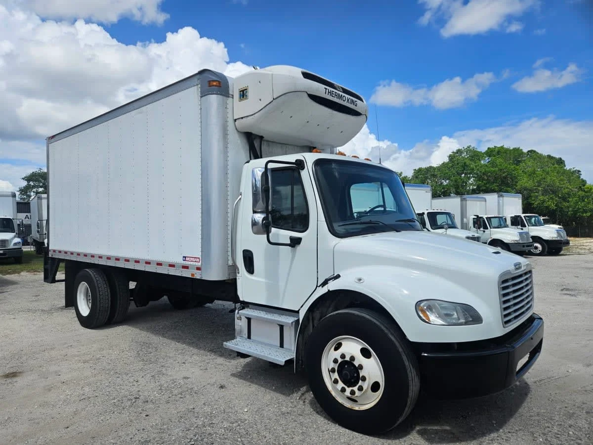 2022 Freightliner M2 106 in Orlando, FL — photo 3