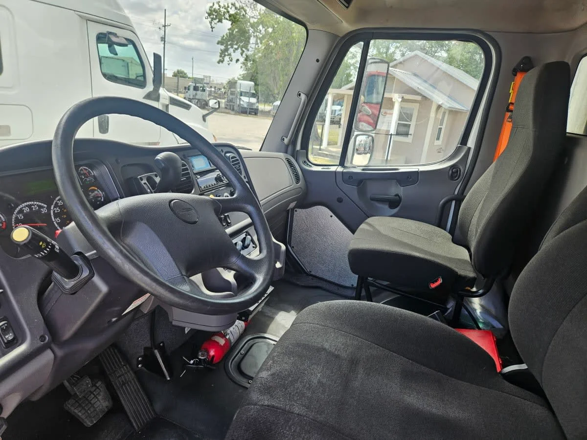 2022 Freightliner M2 106 - image 8