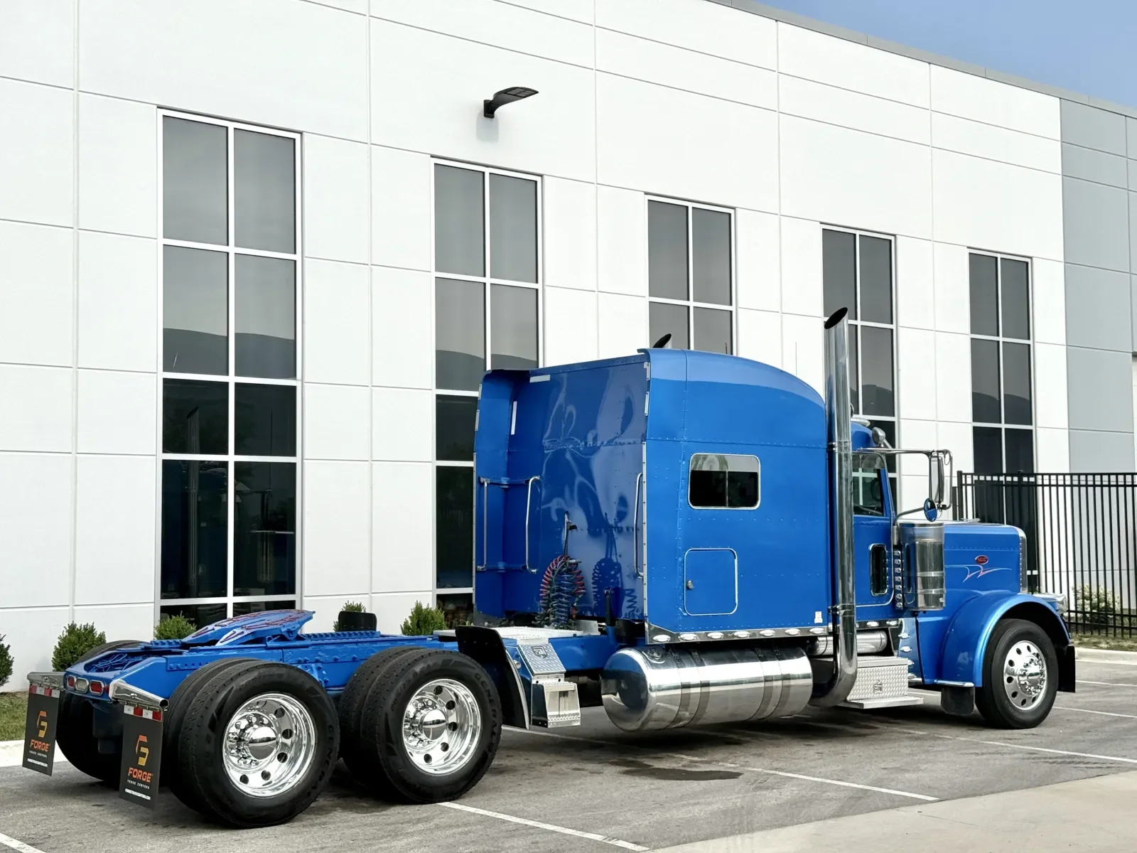 2018 Peterbilt 389 in New Lenox, IL — photo 5