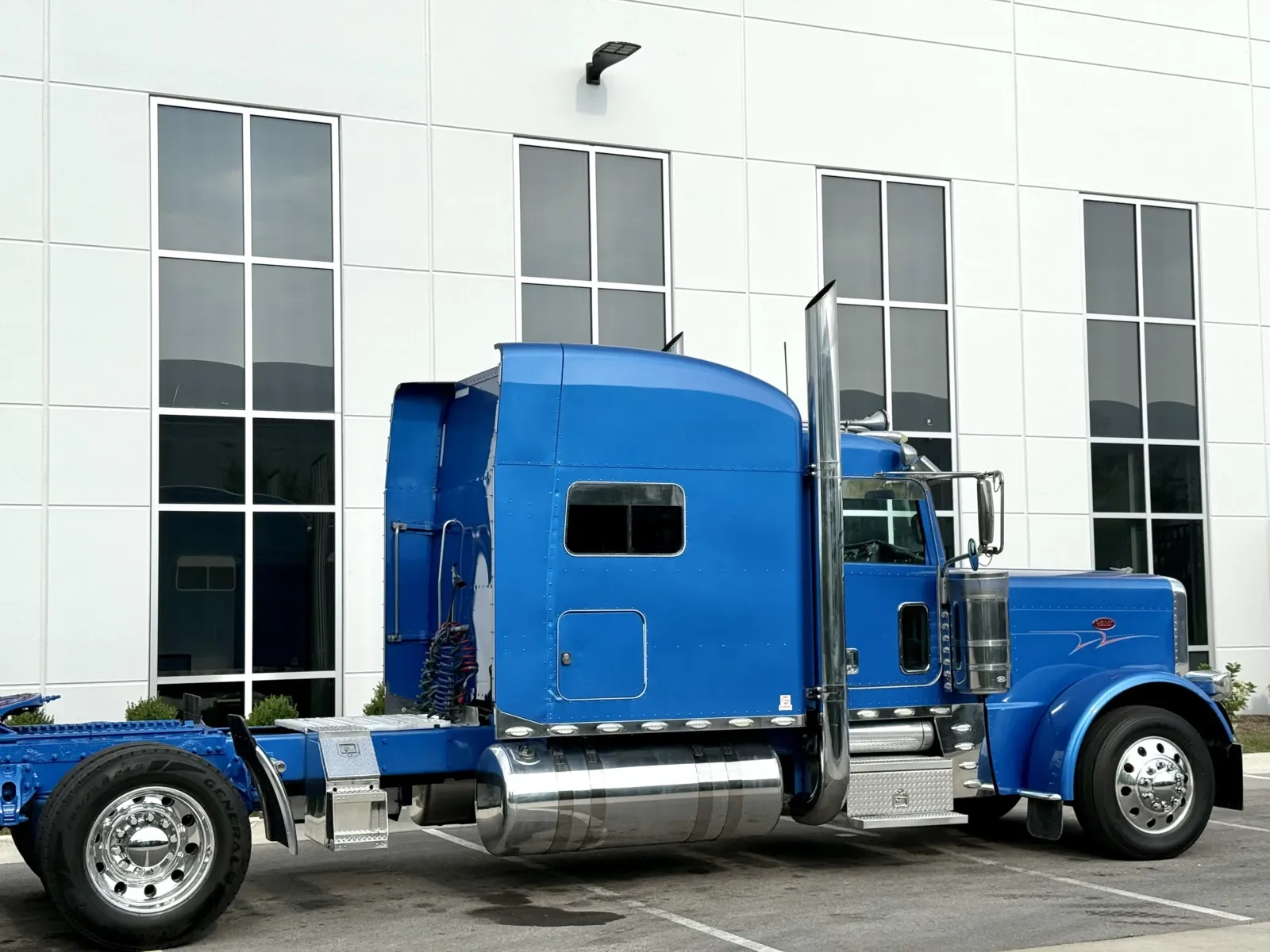2018 Peterbilt 389 in New Lenox, IL — photo 7