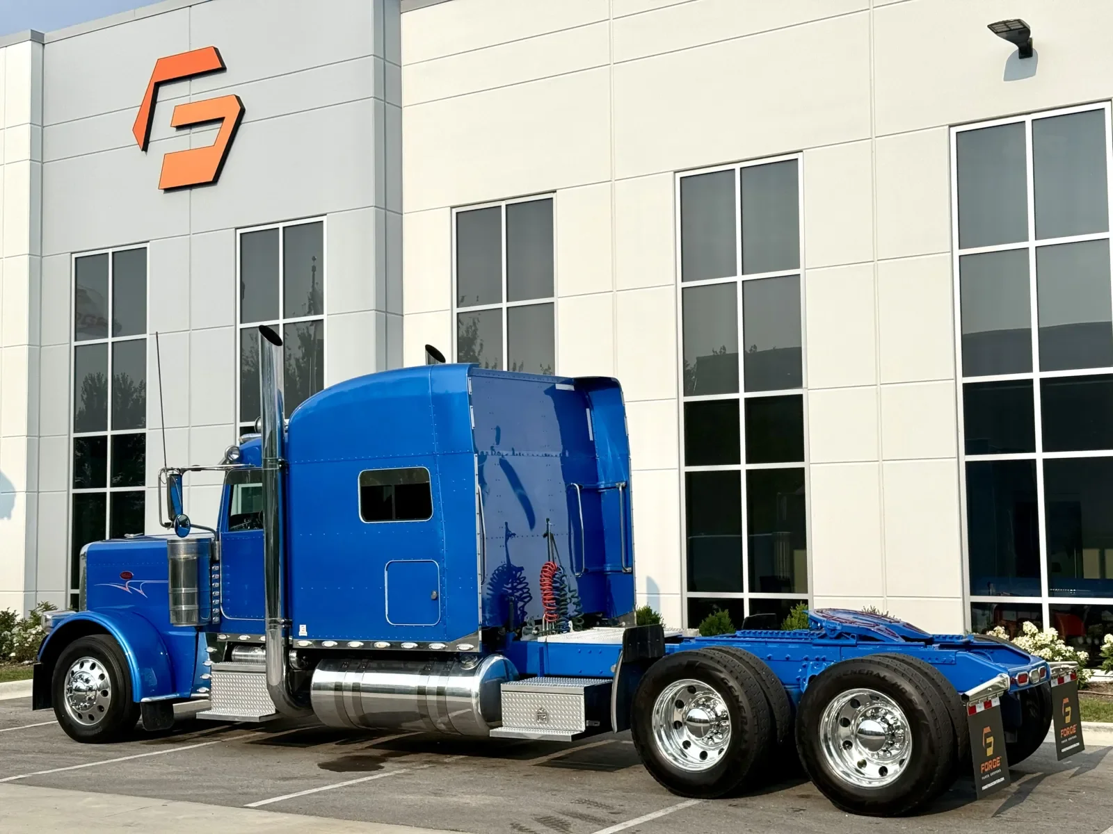 2018 Peterbilt 389 in New Lenox, IL — photo 6
