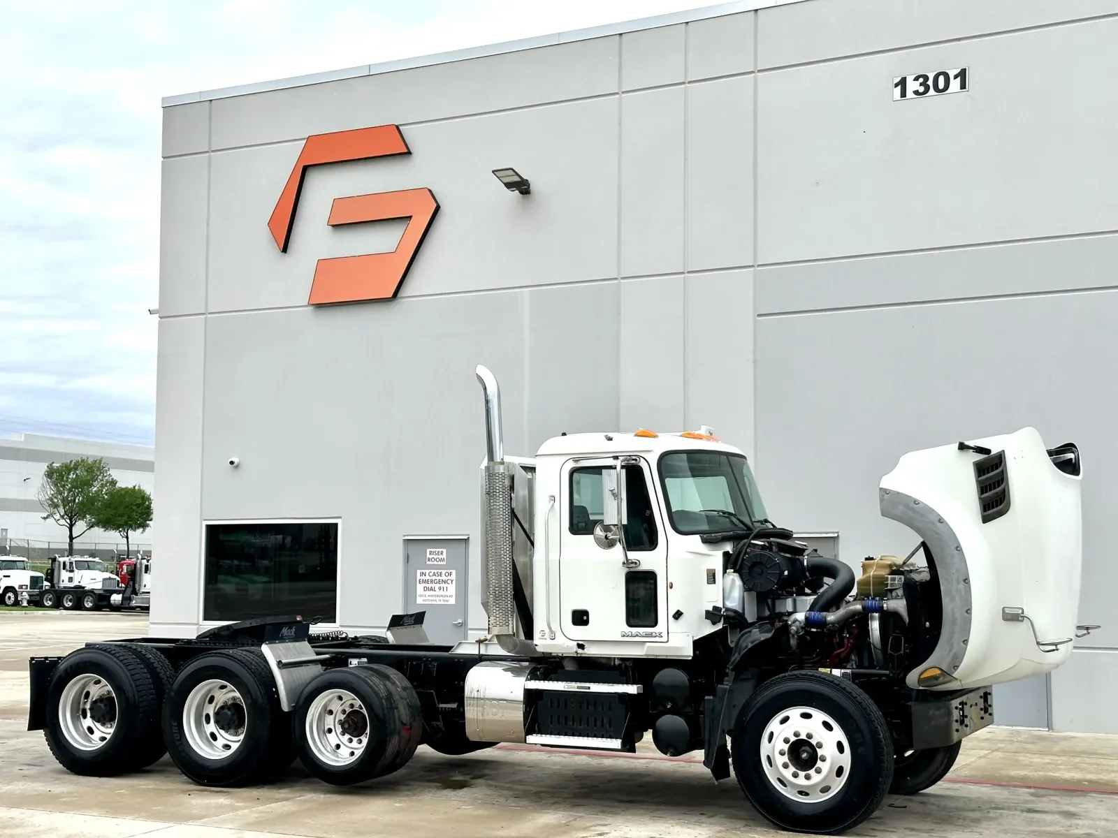 2011 Mack Granite in Hutchins, TX — photo 9