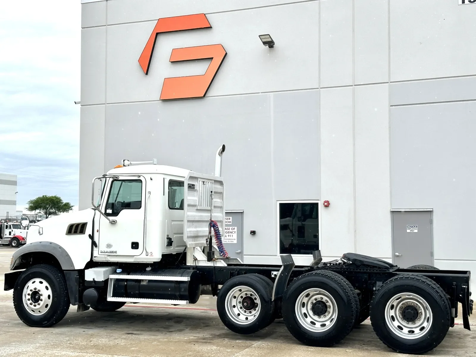 2011 Mack Granite in Hutchins, TX — photo 6