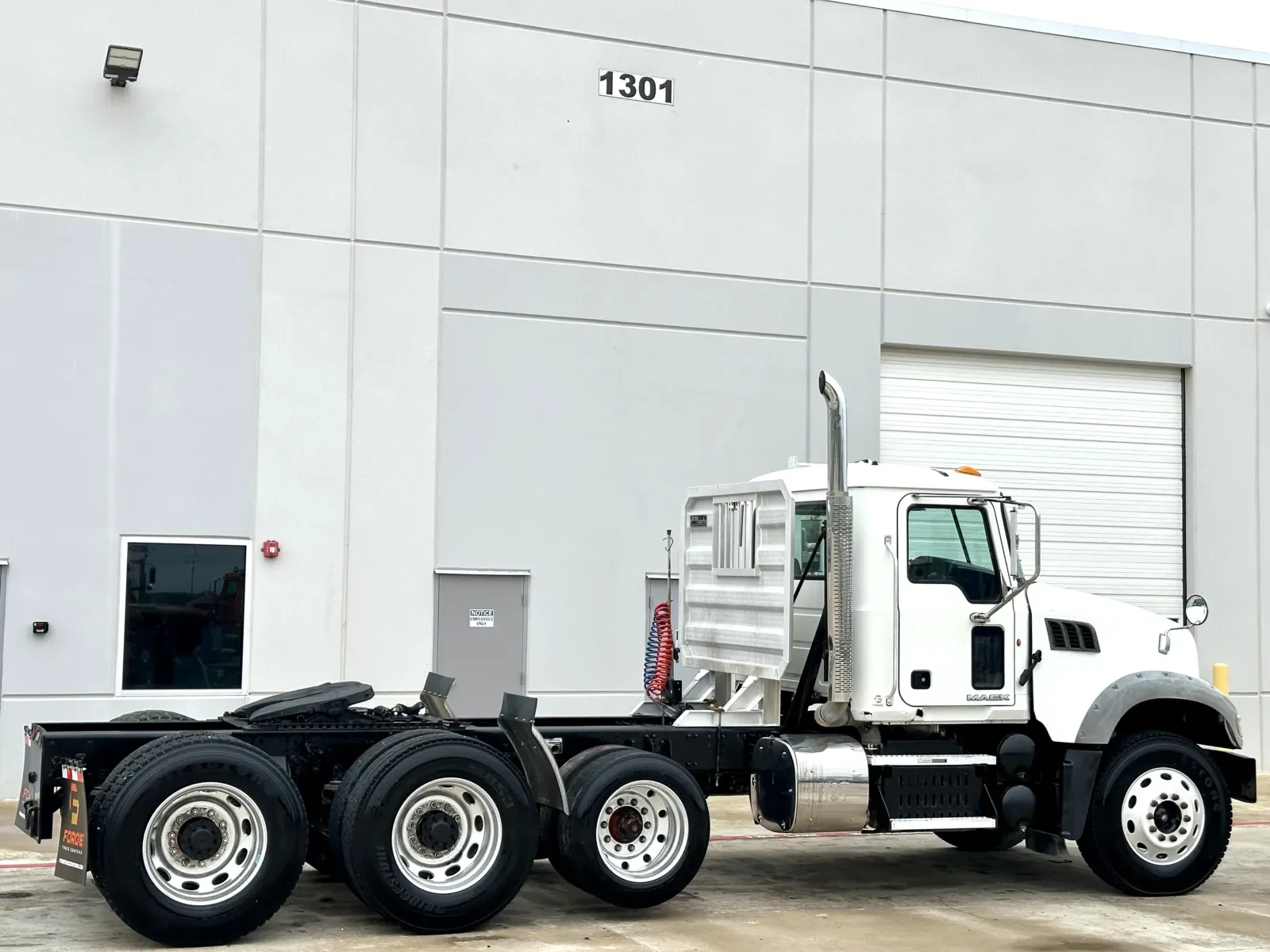 2011 Mack Granite in Hutchins, TX — photo 5