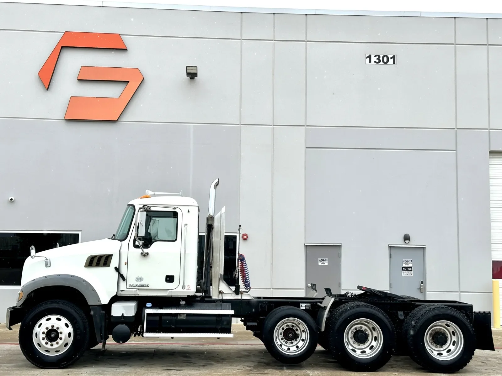 2011 Mack Granite in Hutchins, TX — photo 4